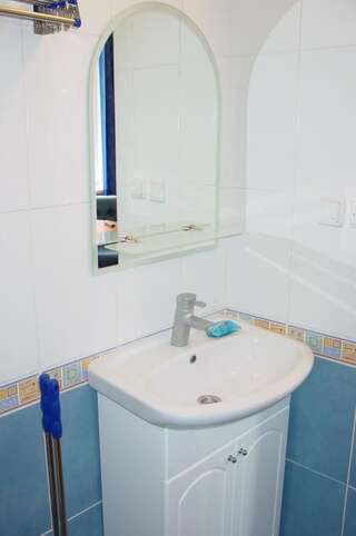 Апартаменты UKR Apartments on Independence Square Киев Стандартный номер-студио-11